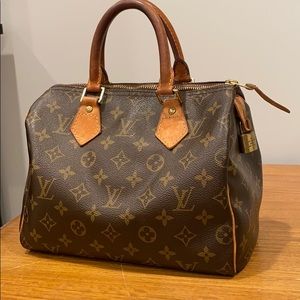 Authentic Louis Vuitton speedy 25 bag